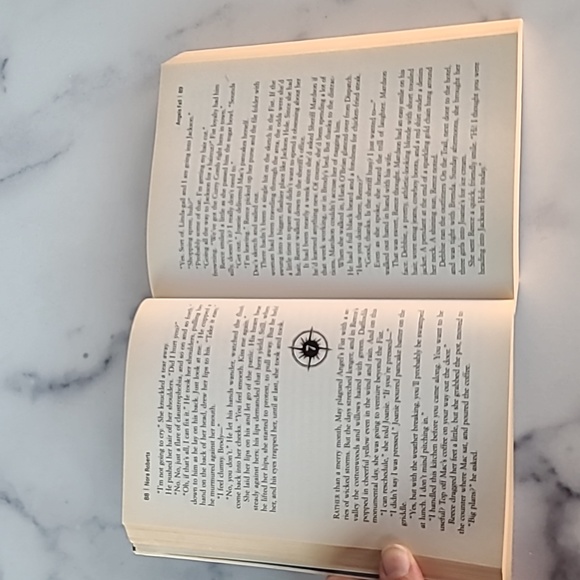 Select Editions Book - Picture 5 of 12